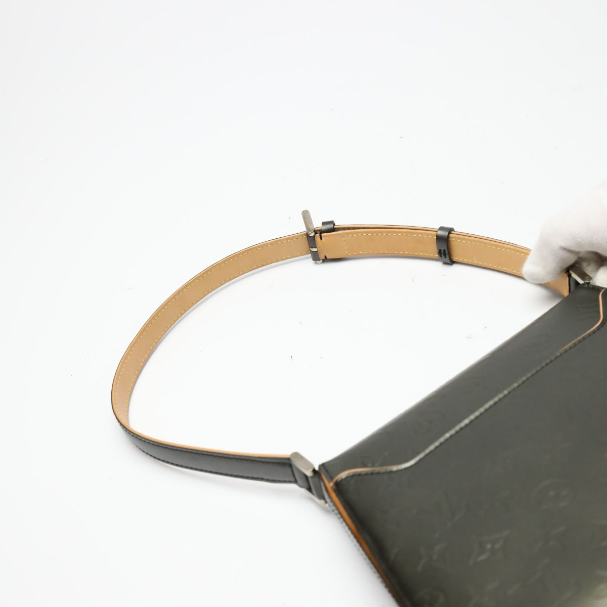 ルイヴィトン LOUIS VUITTON ショルダーバッグ
マット モノグラムマット ウェブスターストリート M55152 ノワール LV
【SS】
【中古】