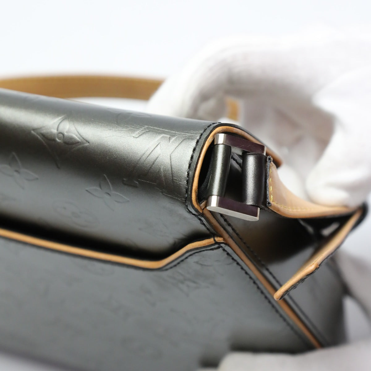 ルイヴィトン LOUIS VUITTON ショルダーバッグ
マット モノグラムマット ウェブスターストリート M55152 ノワール LV
【SS】
【中古】