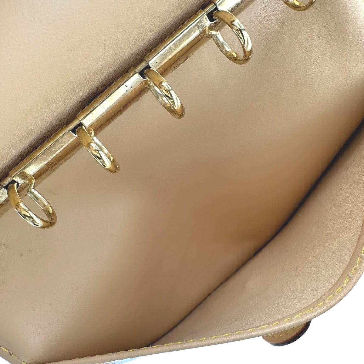 ルイヴィトン LOUIS VUITTON 手帳カバー
システム手帳 モノグラムマルチカラー アジェンダPM モノグラムマルチカラー R20896 ホワイト LV
【SS】
【中古】