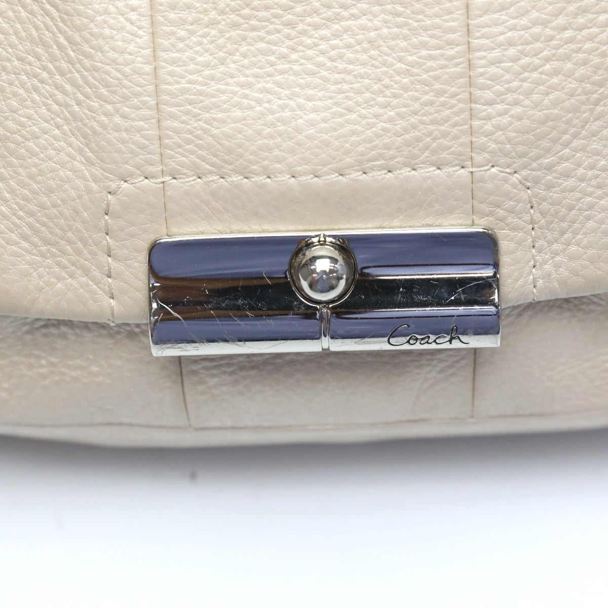 コーチ COACH ショルダーバッグ
ハンドバック 斜め掛け可能 2wayショルダー レザー 16931 ピンク 【SS】
【中古】