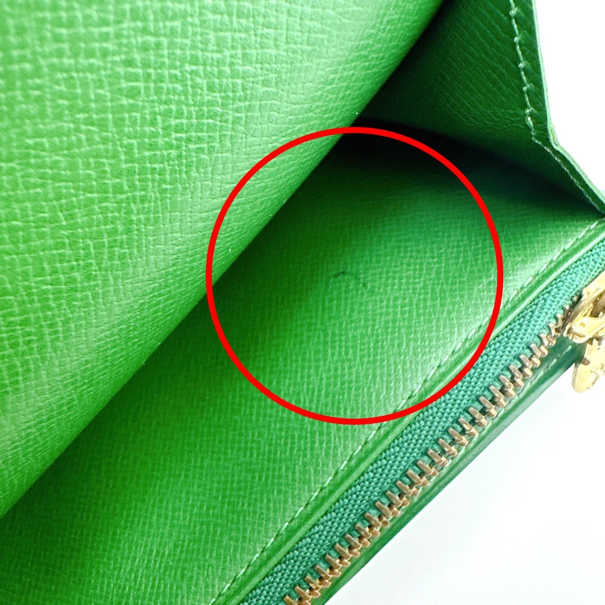 ルイヴィトン LOUIS VUITTON 長財布
長財布 エピ ポシェット・ポルト モネ クレディ エピレザー M63574 ボルネオグリーン LV
【SS】
【中古】