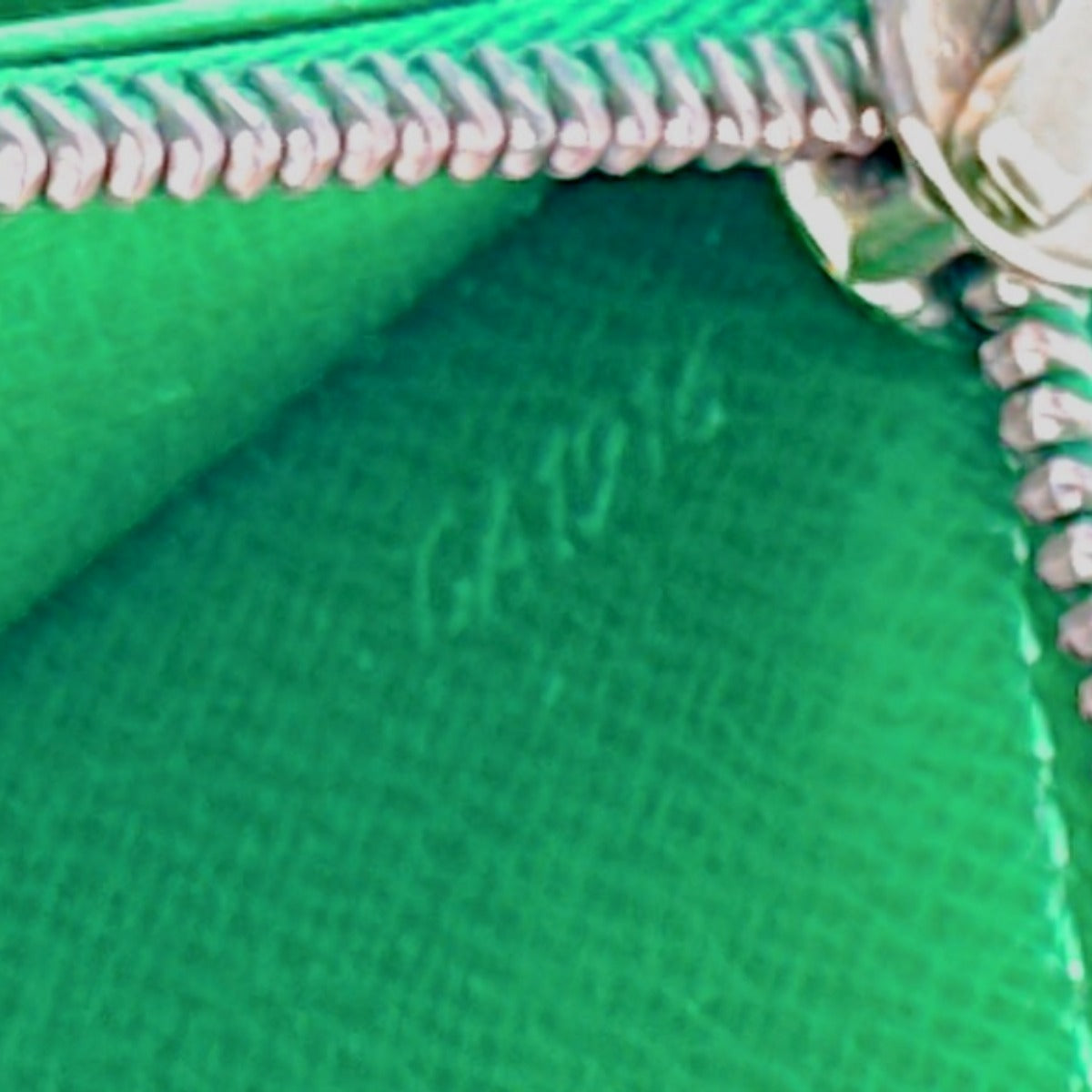 ルイヴィトン LOUIS VUITTON 長財布
長財布 エピ ポシェット・ポルト モネ クレディ エピレザー M63574 ボルネオグリーン LV
【SS】
【中古】