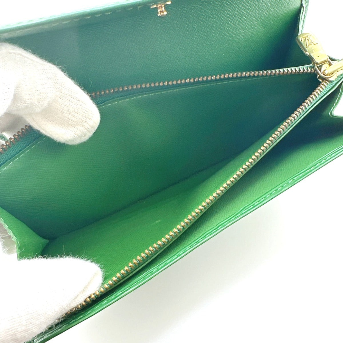 ルイヴィトン LOUIS VUITTON 長財布
長財布 エピ ポシェット・ポルト モネ クレディ エピレザー M63574 ボルネオグリーン LV
【SS】
【中古】