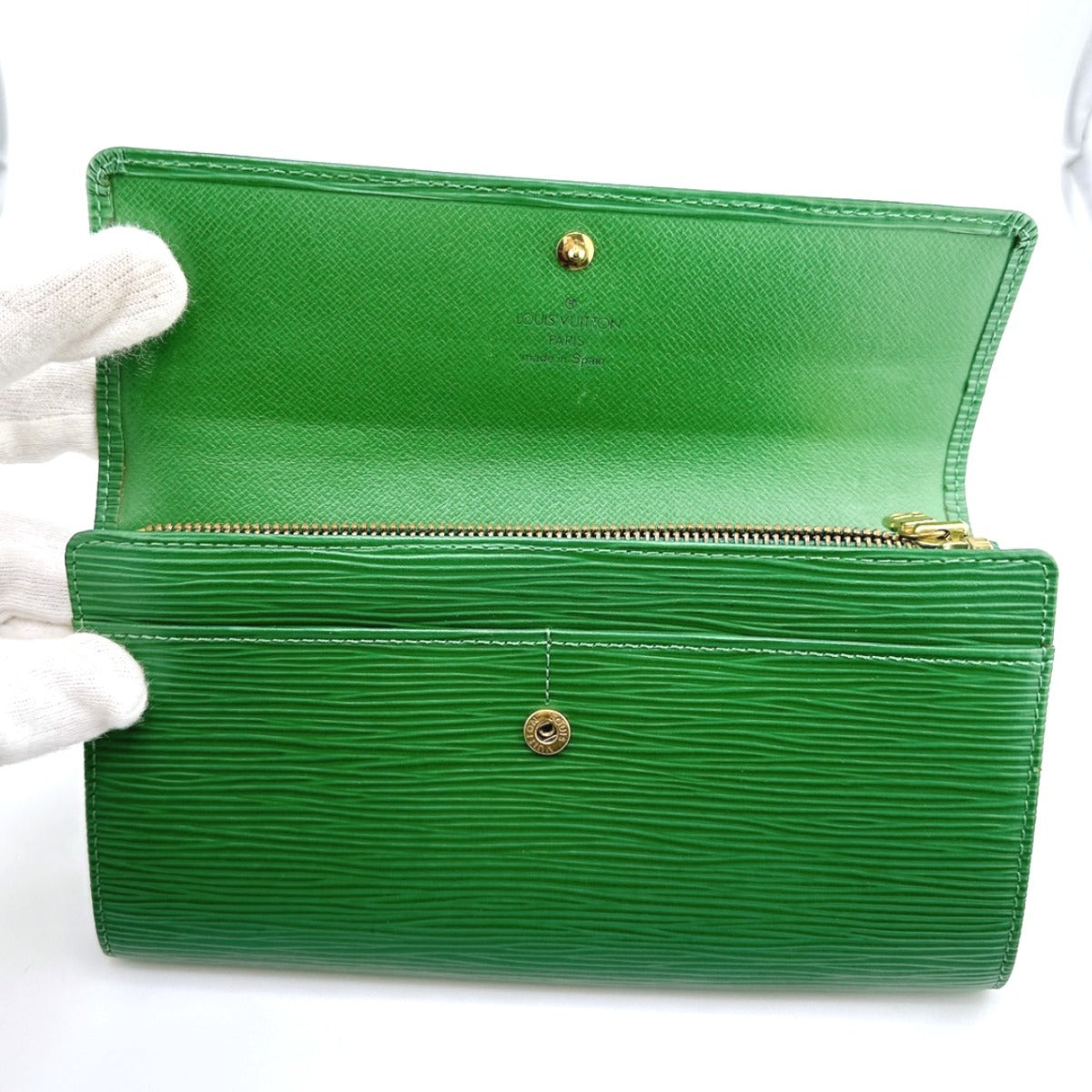 ルイヴィトン LOUIS VUITTON 長財布
長財布 エピ ポシェット・ポルト モネ クレディ エピレザー M63574 ボルネオグリーン LV
【SS】
【中古】