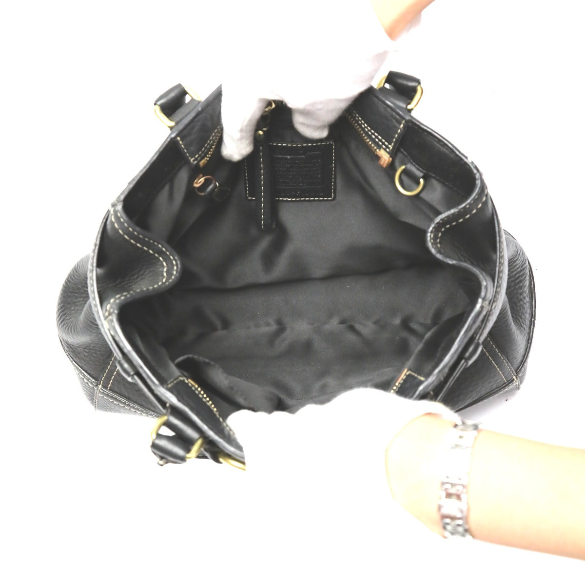 コーチ COACH ハンドバッグ
ハンプトンズ ミディアム キャリーオール シグネチャー カーフ F10212 ブラック 【SS】
【中古】