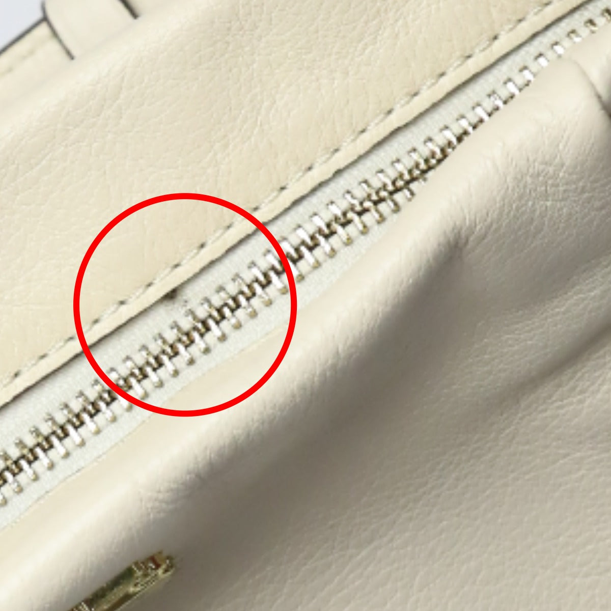 コーチ COACH ショルダーバッグ
2WAYバッグ カフー 斜めがけ レザー 21762 アイボリー 【SS】
【中古】