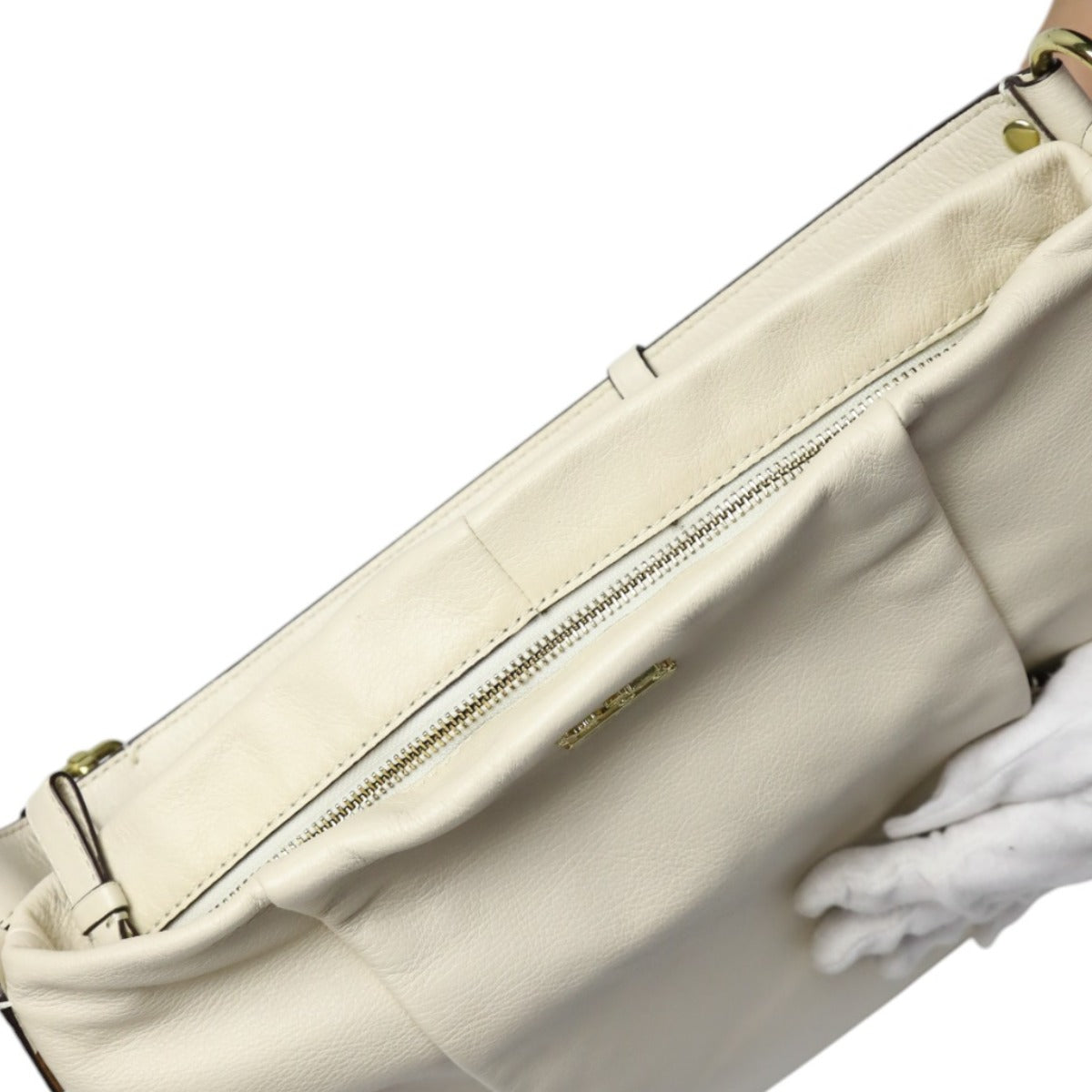 コーチ COACH ショルダーバッグ
2WAYバッグ カフー 斜めがけ レザー 21762 アイボリー 【SS】
【中古】