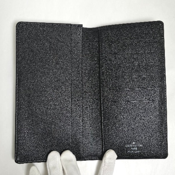 ルイヴィトン LOUIS VUITTON 長財布
2つ折長財布 エピ ポルトカルトクレディ エピレザー M63212 ノワール LV
【SS】
【中古】