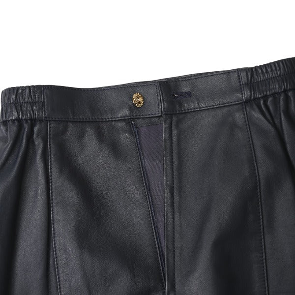 スカート
スカートスーツ ツーピースラムスキン 羊革 【SS】
【中古】