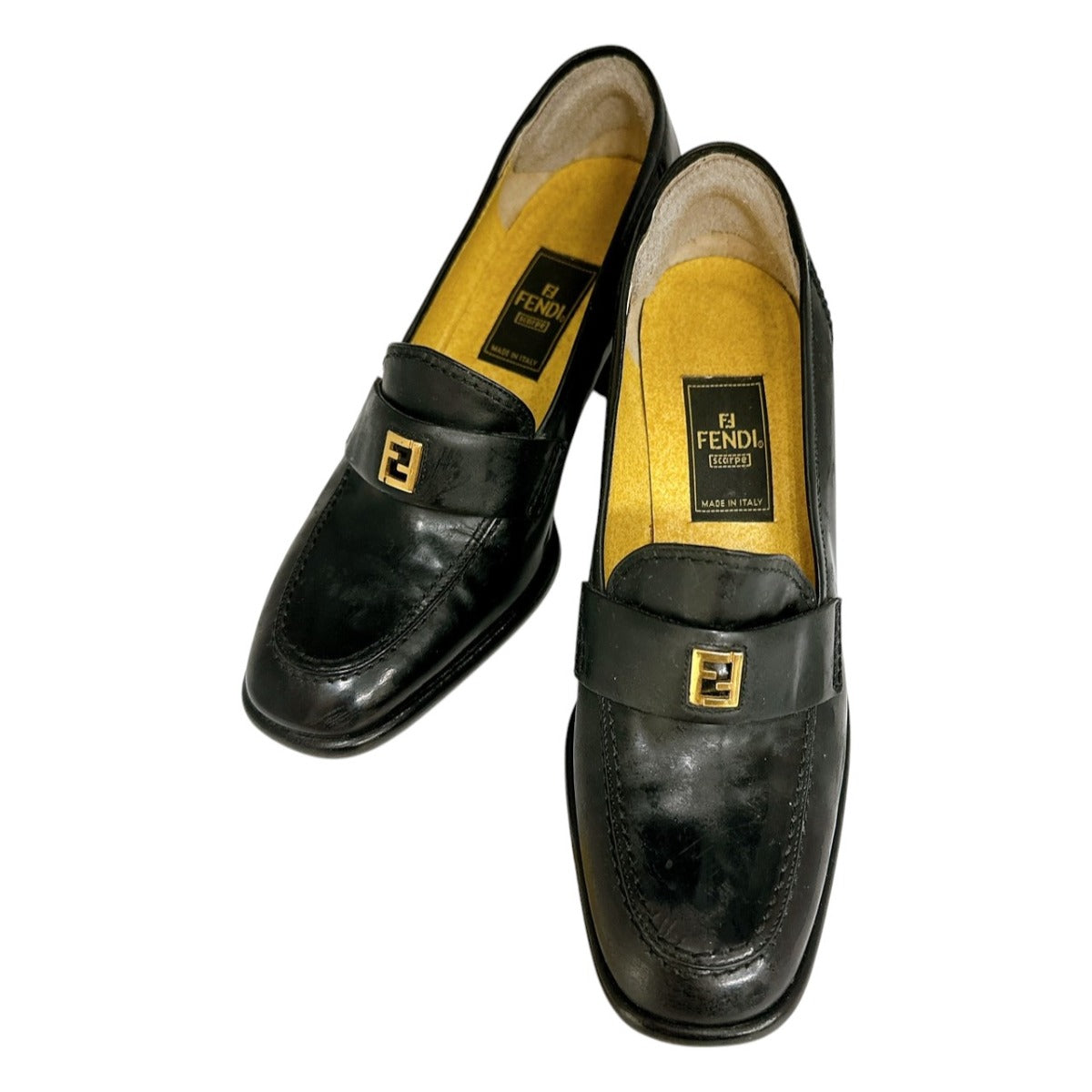 フェンディ FENDI パンプス
パンプス 35 1/2 サイズ カーフ ブラック 【SS】
【中古】