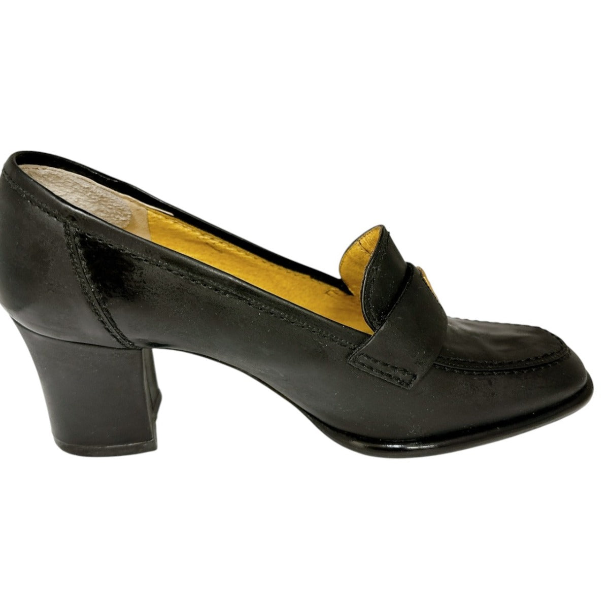 フェンディ FENDI パンプス
パンプス 35 1/2 サイズ カーフ ブラック 【SS】
【中古】