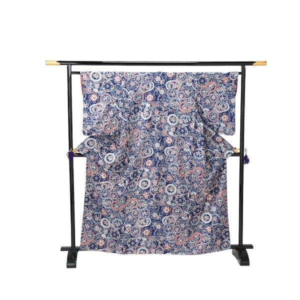 訪問着・付下
着物 和服 花 鹿 長着 一越 正絹 シルク 紺 【H】
【中古】