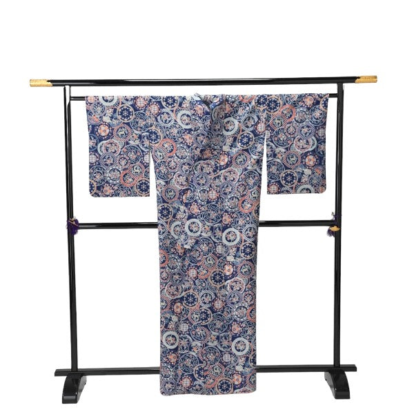 訪問着・付下
着物 和服 花 鹿 長着 一越 正絹 シルク 紺 【H】
【中古】