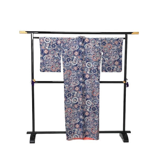 訪問着・付下
着物 和服 花 鹿 長着 一越 正絹 シルク 紺 【H】
【中古】