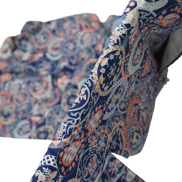 訪問着・付下
着物 和服 花 鹿 長着 一越 正絹 シルク 紺 【H】
【中古】
