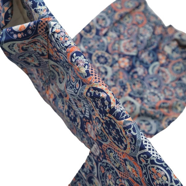 訪問着・付下
着物 和服 花 鹿 長着 一越 正絹 シルク 紺 【H】
【中古】