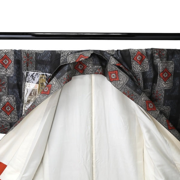 紬
長着 大島 村山 シルク 黒地にエンジ角柄 【SS】
【中古】
