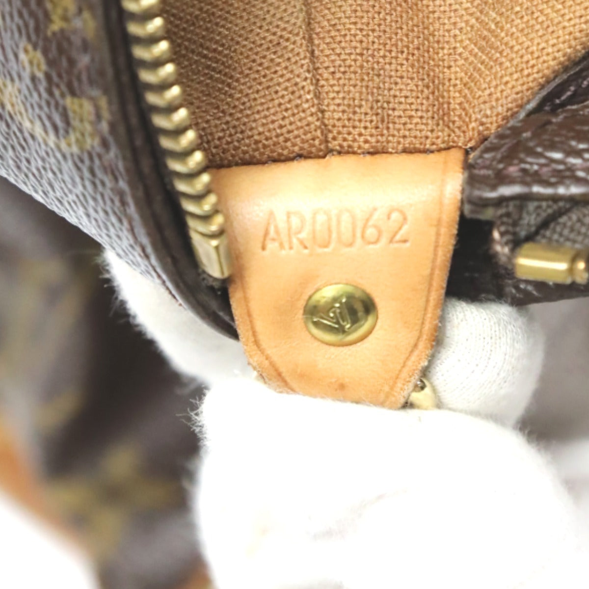 ルイヴィトン LOUIS VUITTON トートバッグ
トートバッグ モノグラム カバメゾ カバ・メゾ モノグラムキャンバス M51151 ブラウン LV
【SS】
【中古】