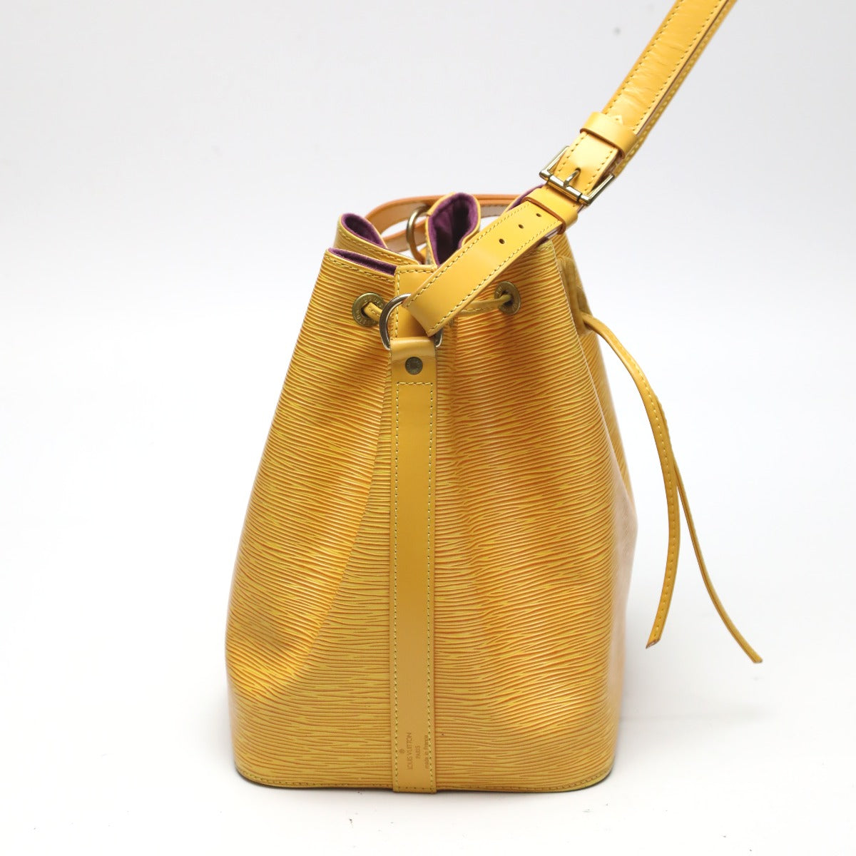 ルイヴィトン LOUIS VUITTON ショルダーバッグ
巾着型ショルダーバッグ エピ プチノエ エピレザー M44109 タッシリイエロー LV
【SS】
【中古】