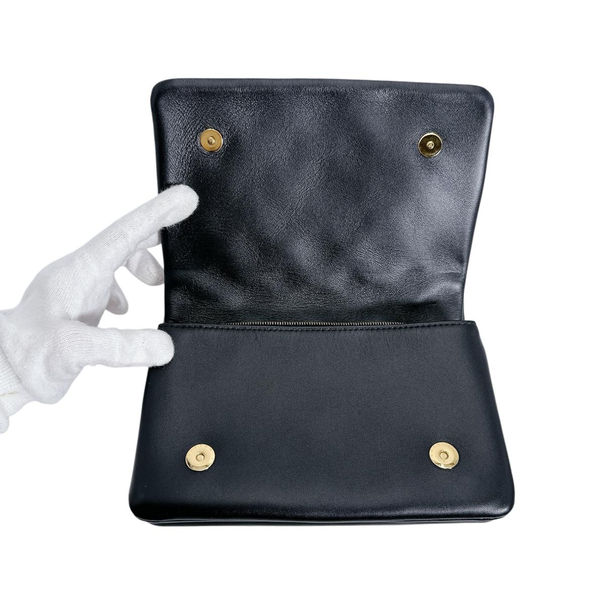 ルイヴィトン LOUIS VUITTON ショルダーバッグ
ショルダーバッグ モノグラム ポシェット・クッサン ラムスキン M82116 ブラック LV
【SS】
【中古】