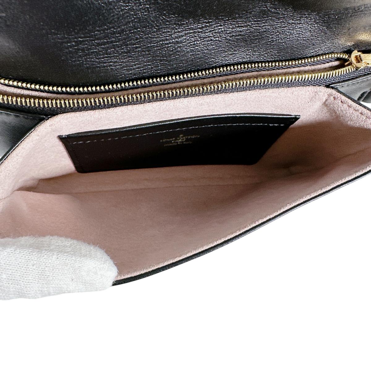 ルイヴィトン LOUIS VUITTON ショルダーバッグ
ショルダーバッグ モノグラム ポシェット・クッサン ラムスキン M82116 ブラック LV
【SS】
【中古】
