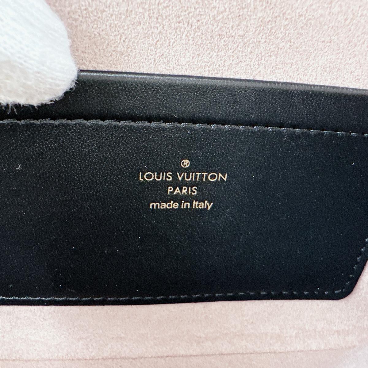 ルイヴィトン LOUIS VUITTON ショルダーバッグ
ショルダーバッグ モノグラム ポシェット・クッサン ラムスキン M82116 ブラック LV
【SS】
【中古】