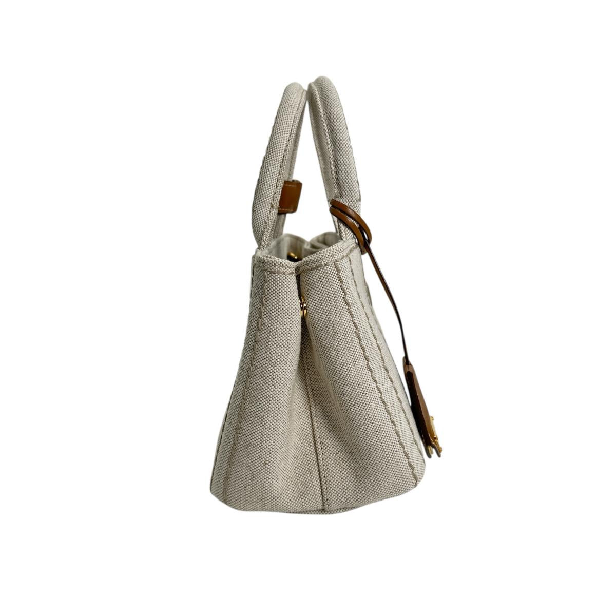 プラダ PRADA ハンドバッグ
2wayバッグ コットン 1BA038 ベージュ 【SS】
【中古】