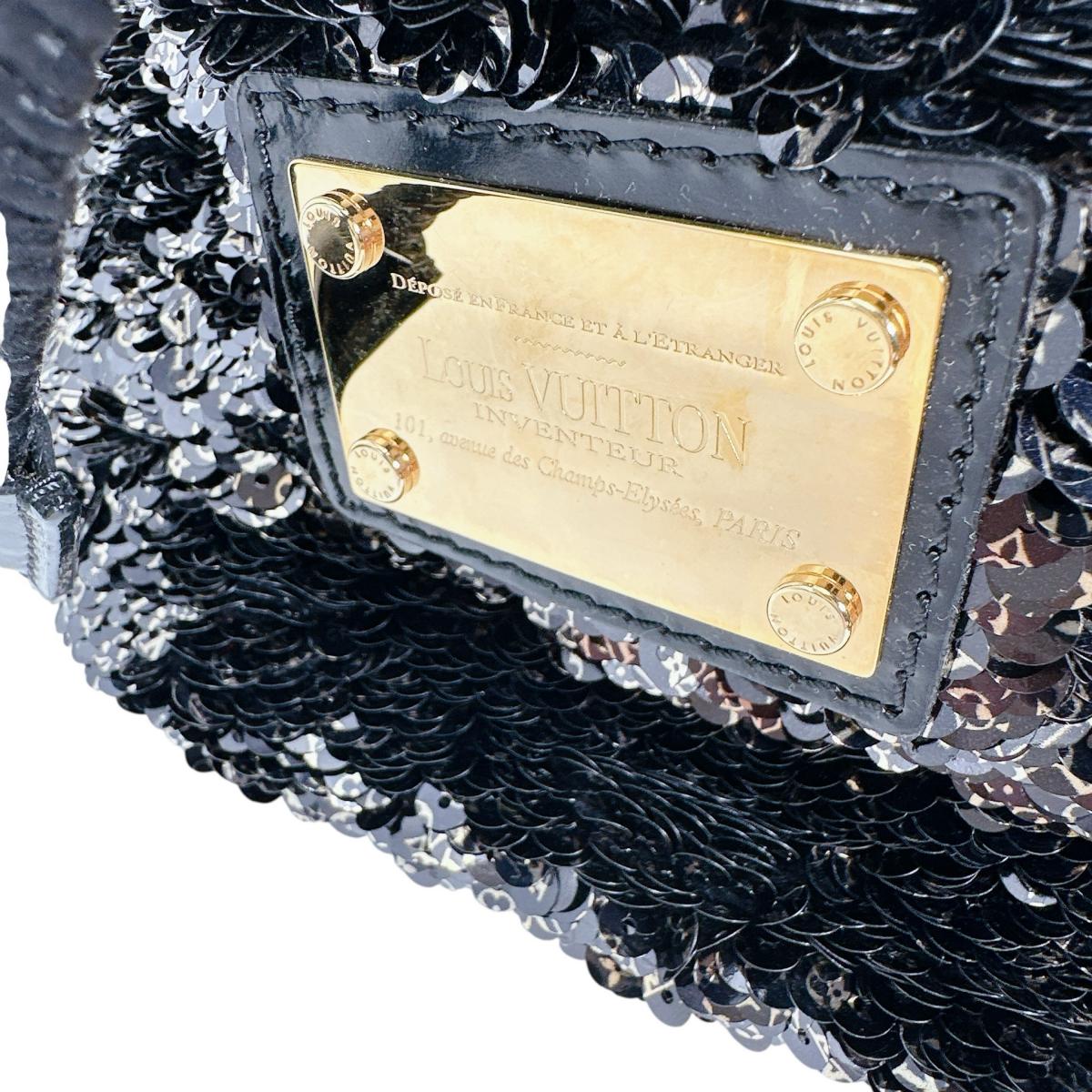 ルイヴィトン LOUIS VUITTON ハンドバッグ
巾着型ハンドバッグ ミニノエロココ スパンコール M40322 ブラック LV
【SS】
【中古】