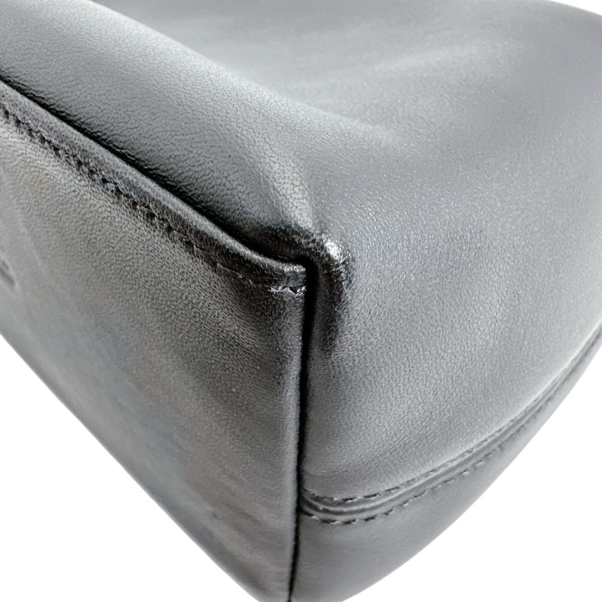 コーチ COACH ハンドバッグ
ハンドバッグ ミニバッグ レザー ブラック 【SS】
【中古】