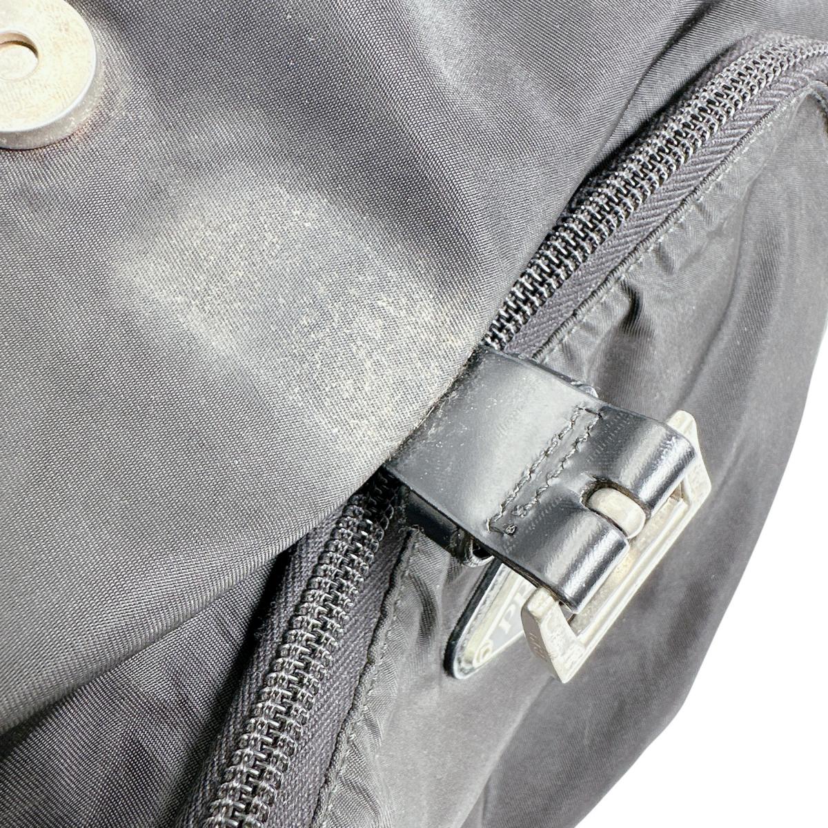 プラダ PRADA リュック・デイパック
ナイロン バックパック リュック ナイロン ブラック 【SS】
【中古】