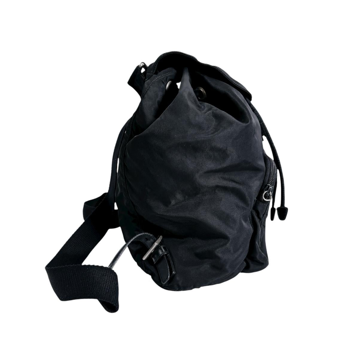 プラダ PRADA リュック・デイパック
ナイロン バックパック リュック ナイロン ブラック 【SS】
【中古】