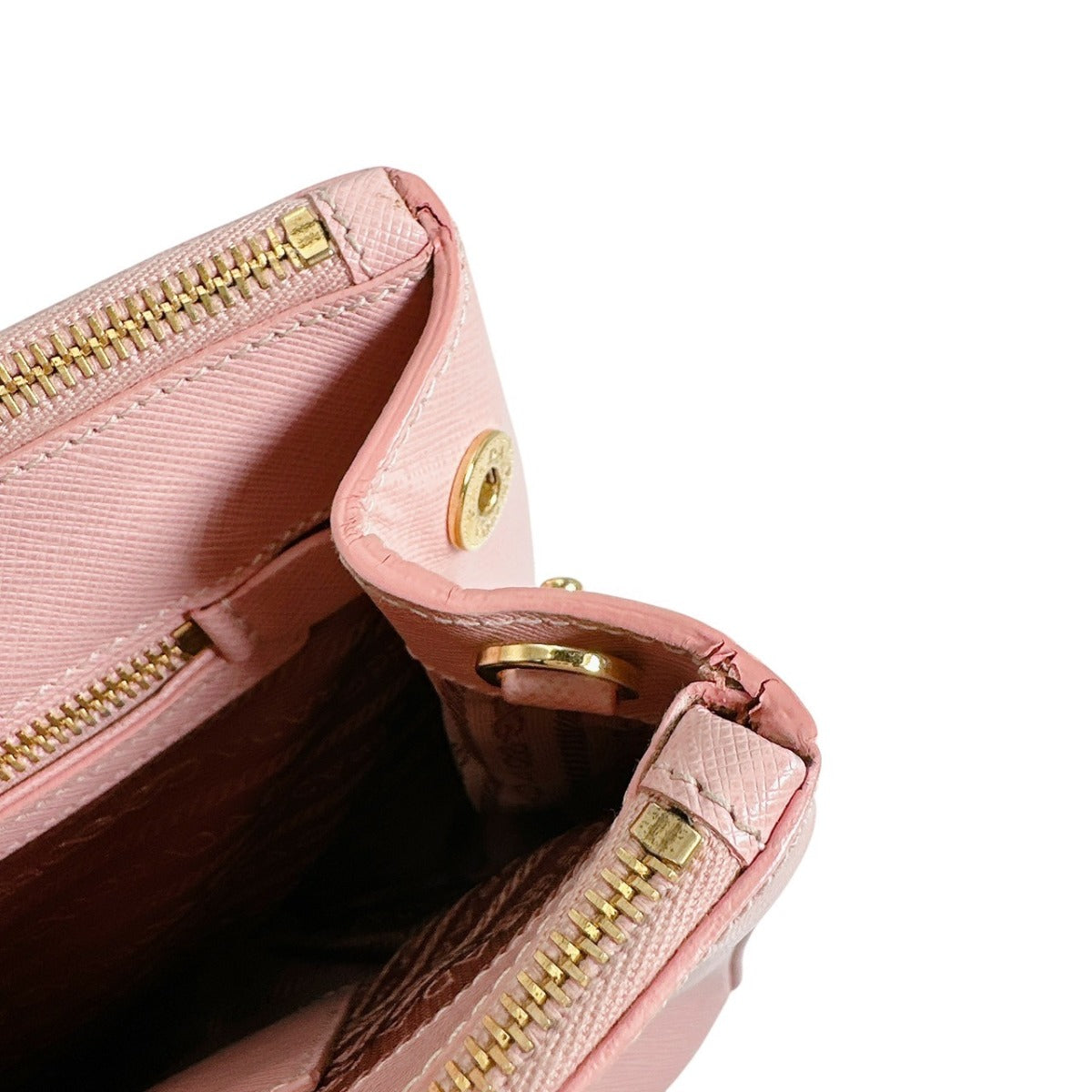 プラダ PRADA ハンドバッグ
ショルダーバッグ サフィアーノ 2wayバッグ 牛革 BN2775 ピンク 【SS】
【中古】