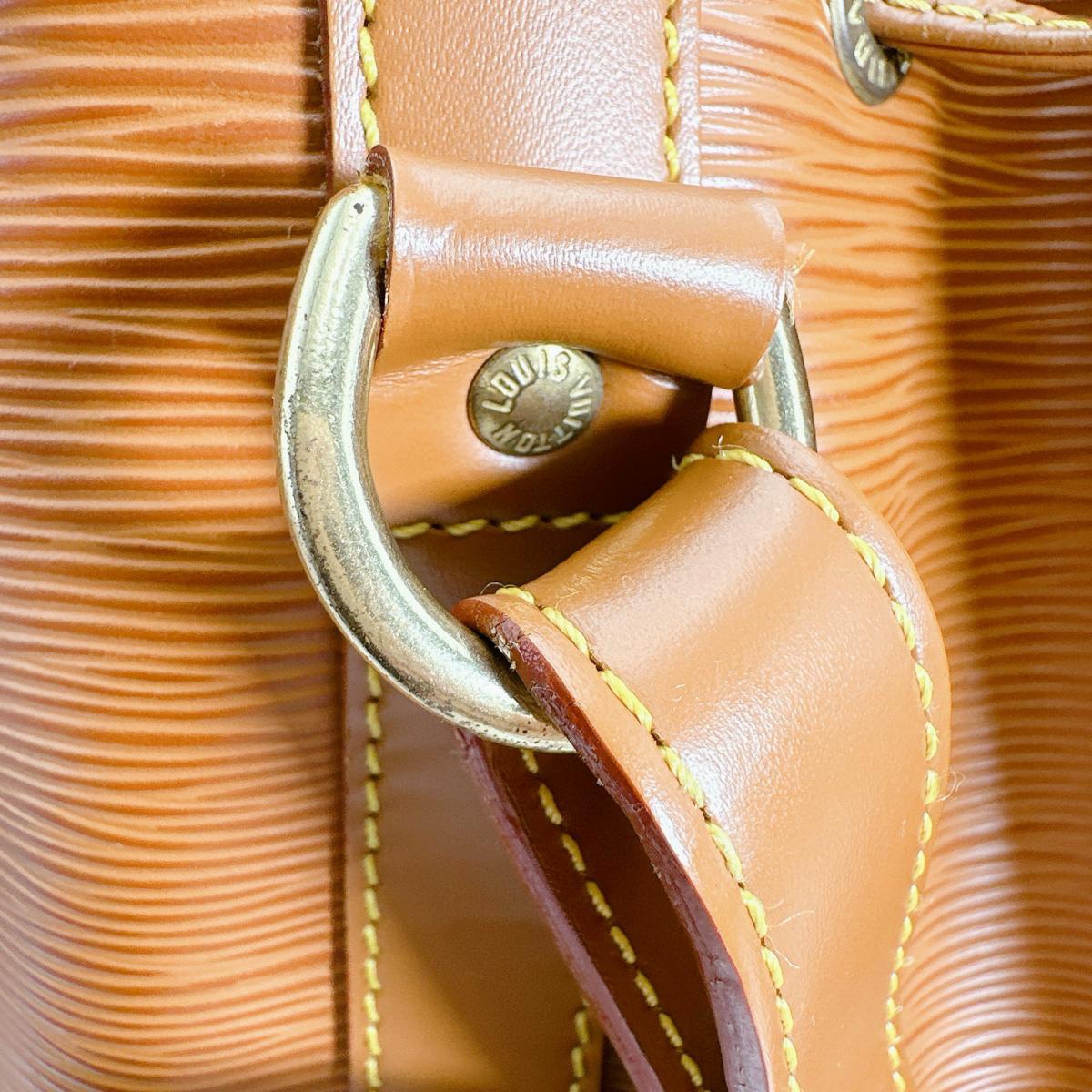 ルイヴィトン LOUIS VUITTON ショルダーバッグ
巾着型ショルダーバッグ エピ ノエ エピレザー M44008 ブラウン LV
【SS】
【中古】