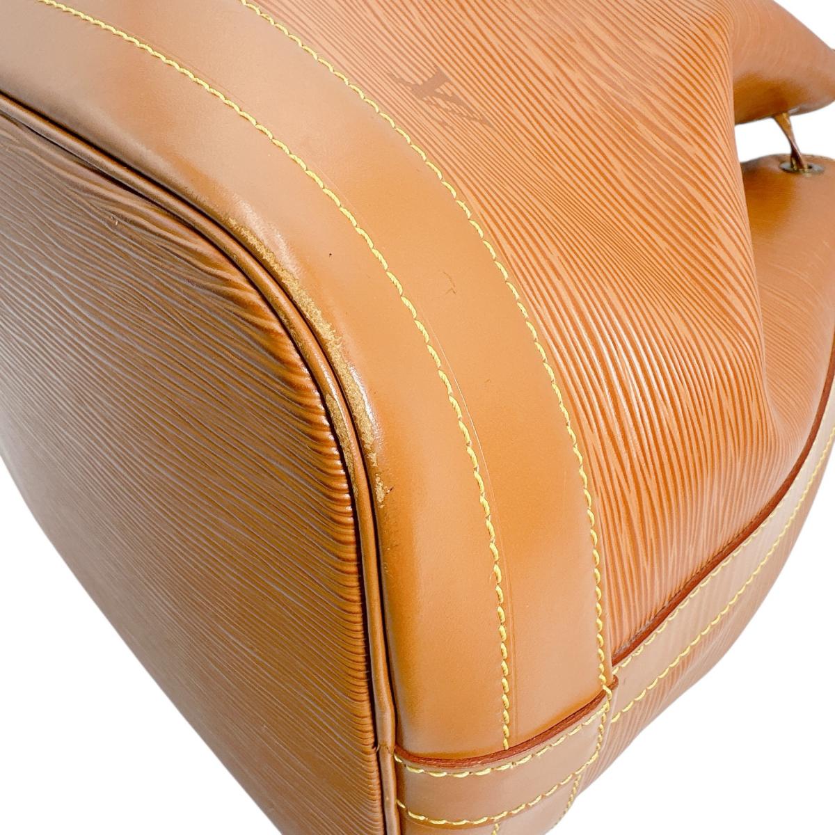 ルイヴィトン LOUIS VUITTON ショルダーバッグ
巾着型ショルダーバッグ エピ ノエ エピレザー M44008 ブラウン LV
【SS】
【中古】