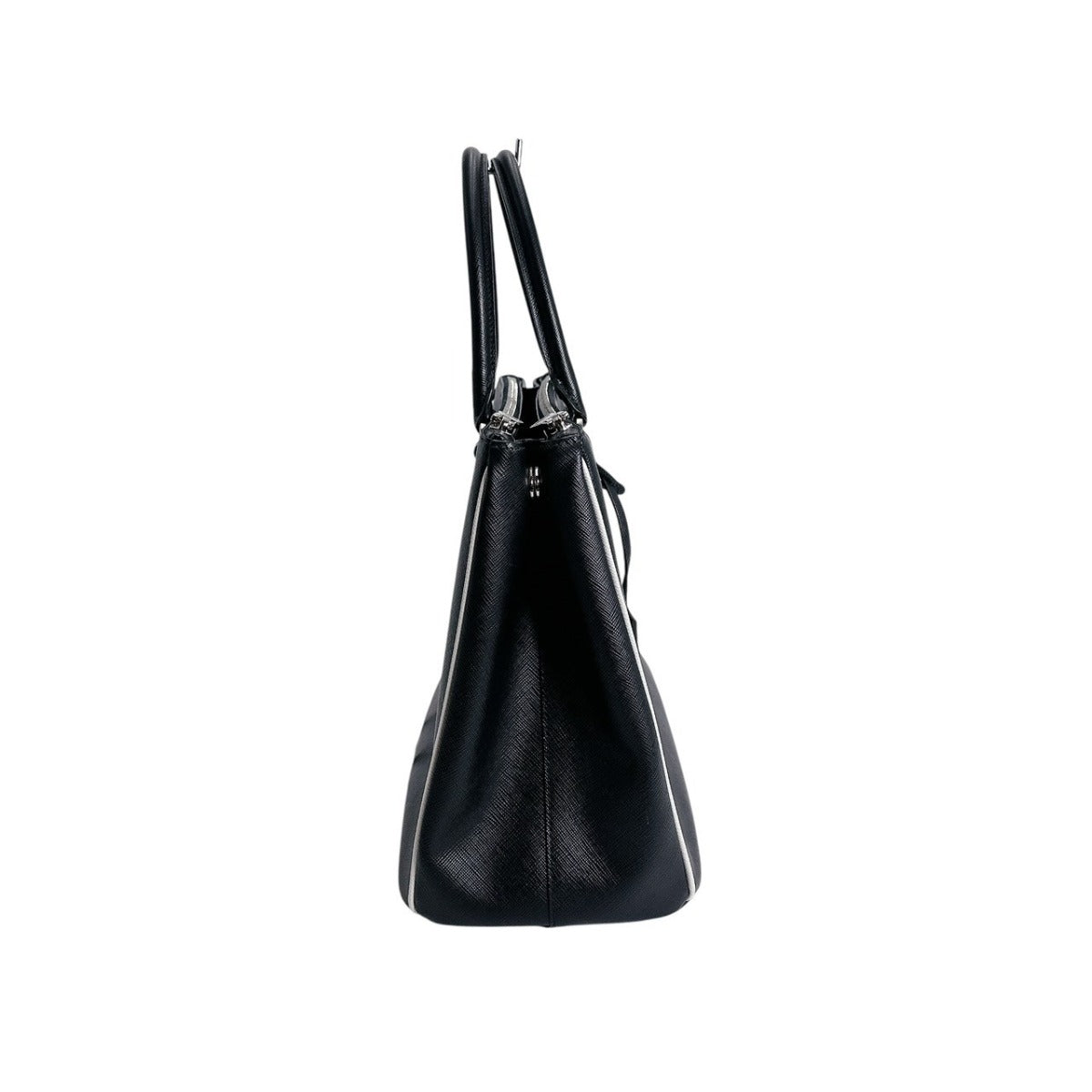 プラダ PRADA トートバッグ
2WAYバッグ サフィアーノ レザー 1BA274 ブラック 【SS】
【中古】