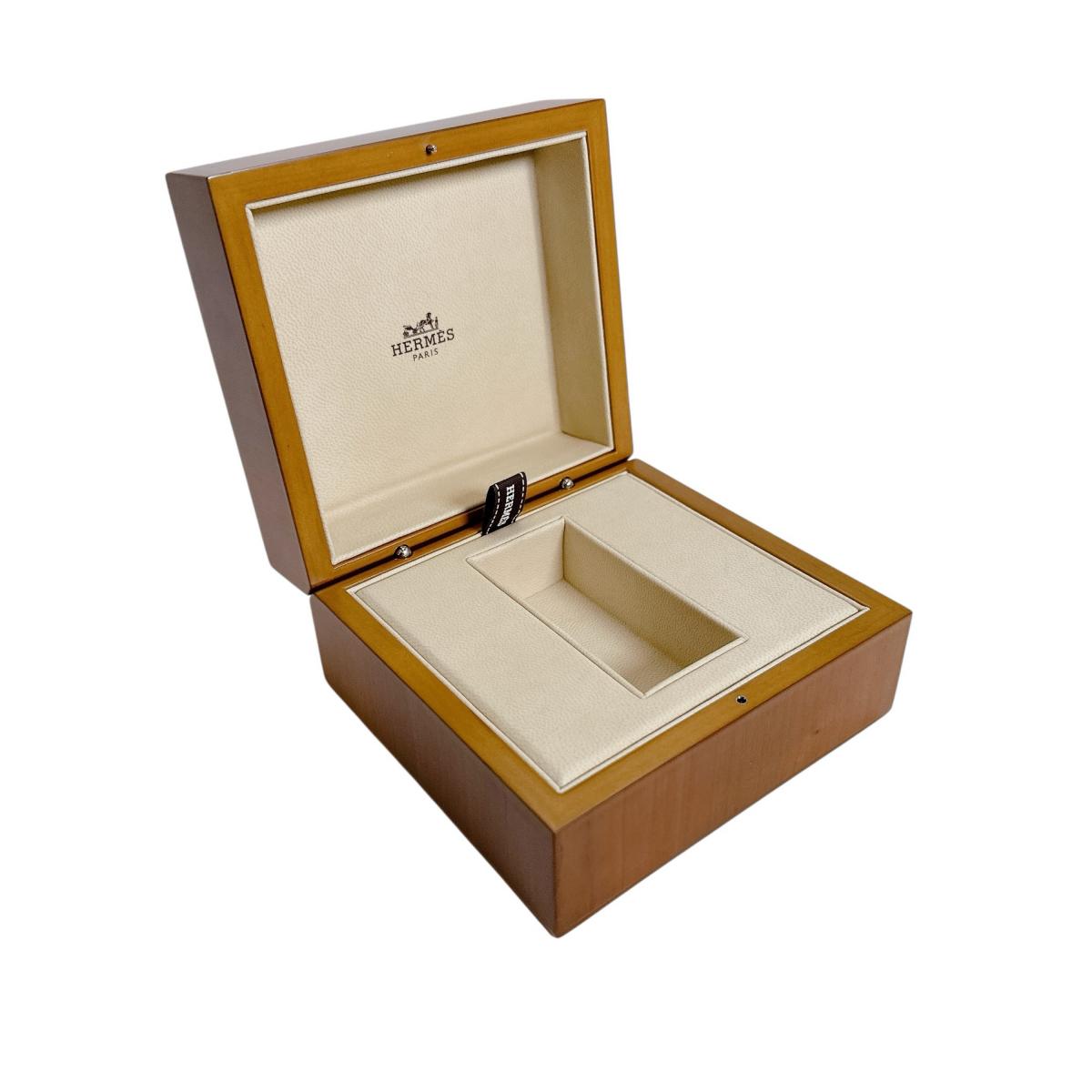 エルメス HERMES 腕時計
時計用箱 収納ケース 木箱 Not specified(指定なし) ブラウン 【SS】
【中古】