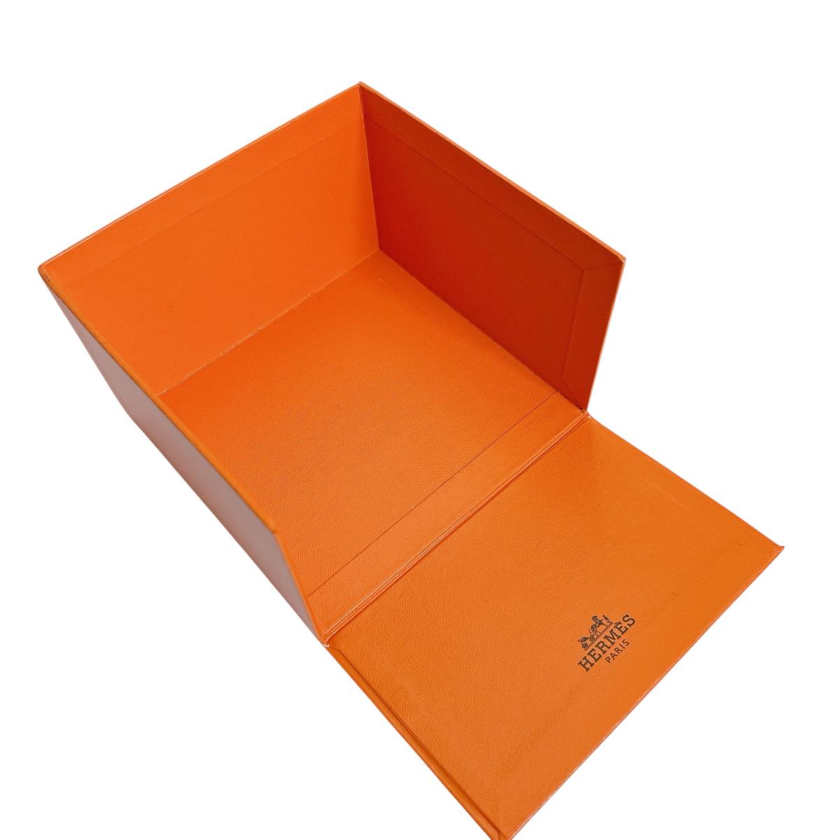 エルメス HERMES 腕時計
時計用箱 収納ケース 木箱 Not specified(指定なし) ブラウン 【SS】
【中古】
