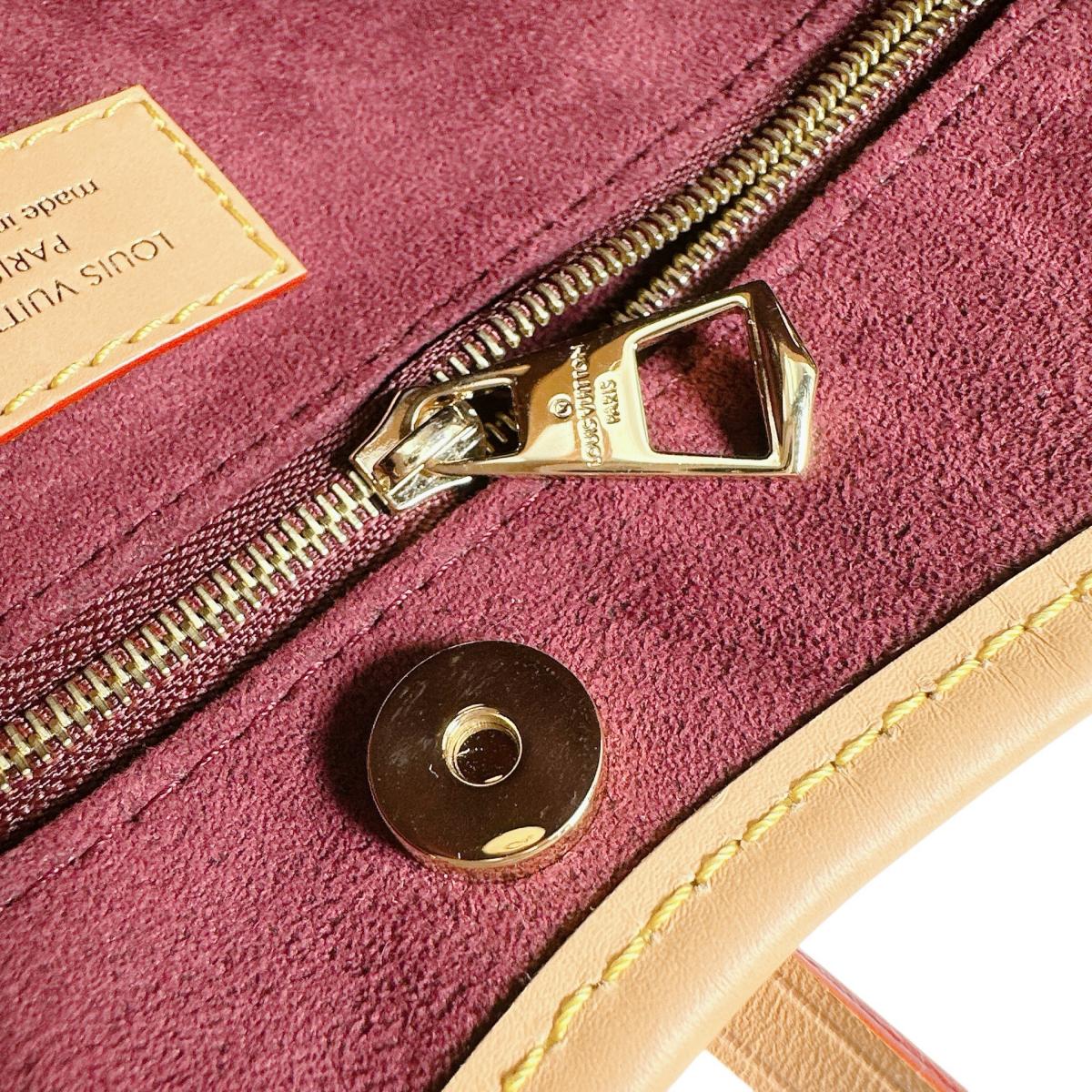 ルイヴィトン LOUIS VUITTON ショルダーバッグ
ショルダーバッグ モノグラム キャリーオールBB モノグラムキャンバス M13014 ブラウン LV
【中古】