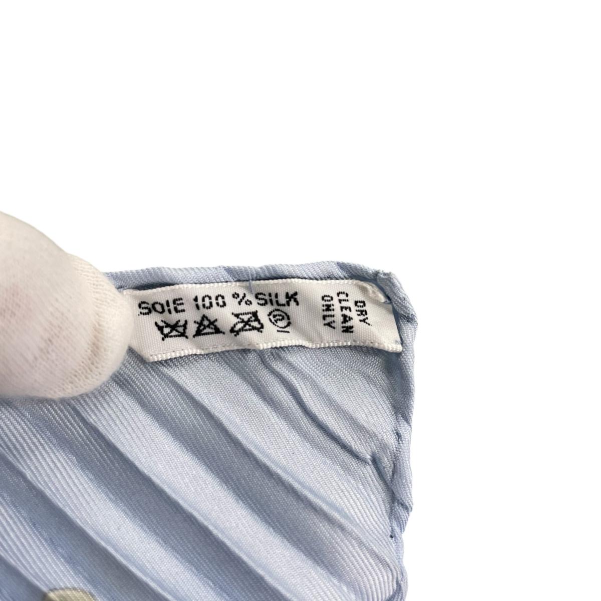 エルメス HERMES スカーフ
スカーフ・マフラー アストロジー プリーツカレ シルク 水色 【SS】
【中古】