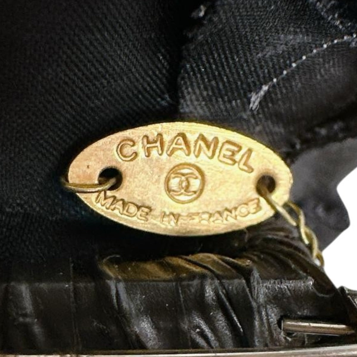 シャネル CHANEL ブローチ
ピンブローチ カメリア コサージュ ツイード ブラック 【SS】
【中古】