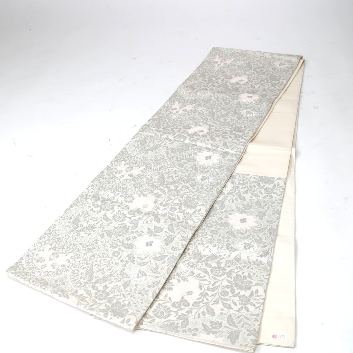 袋帯
正絹 縫い袋 六通柄 鳥柄 銀糸 ピンク 【SS】
【中古】