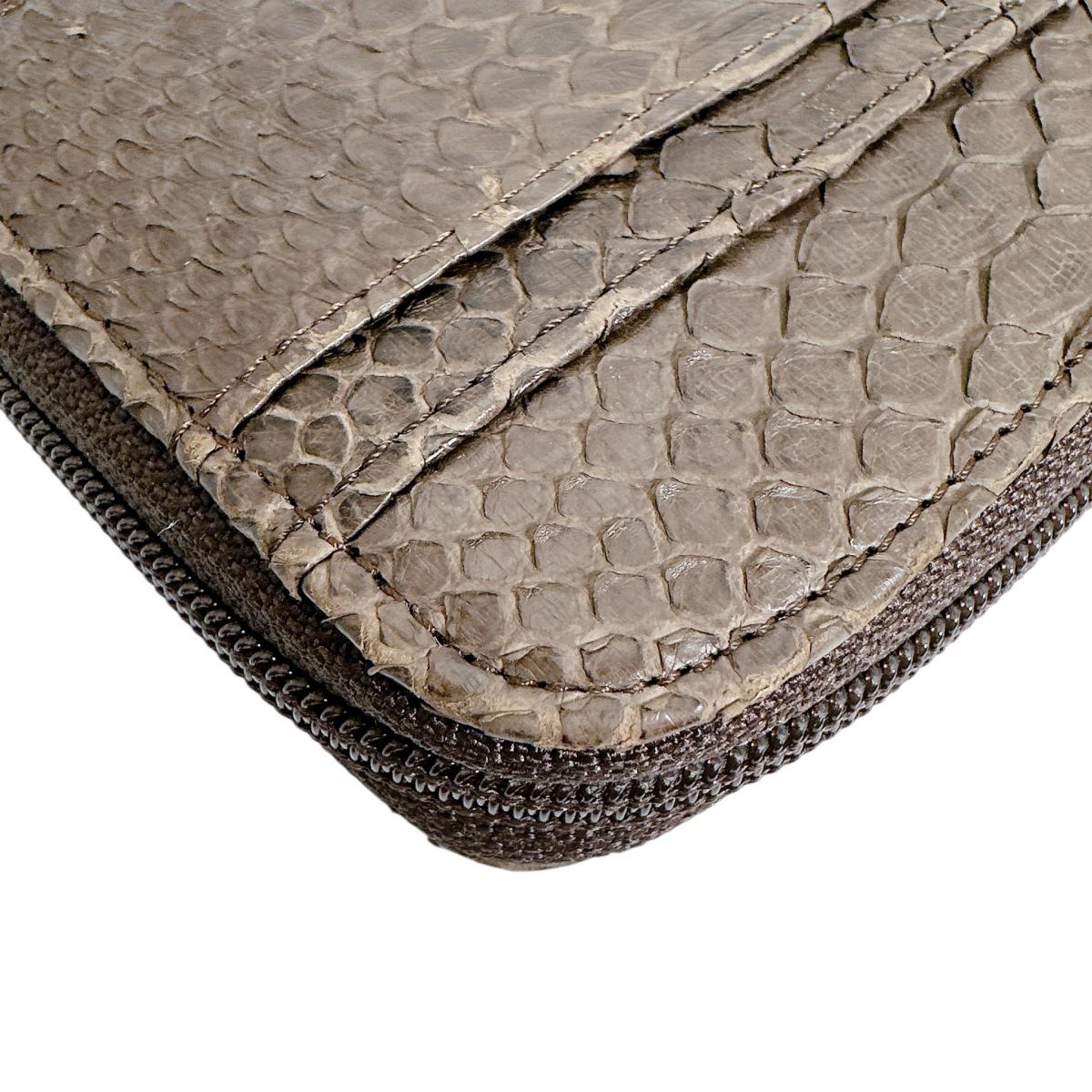 パイソン Python コインケース
コンパクト財布 多機能型 HL-7036 ニコチン 【SS】
【中古】