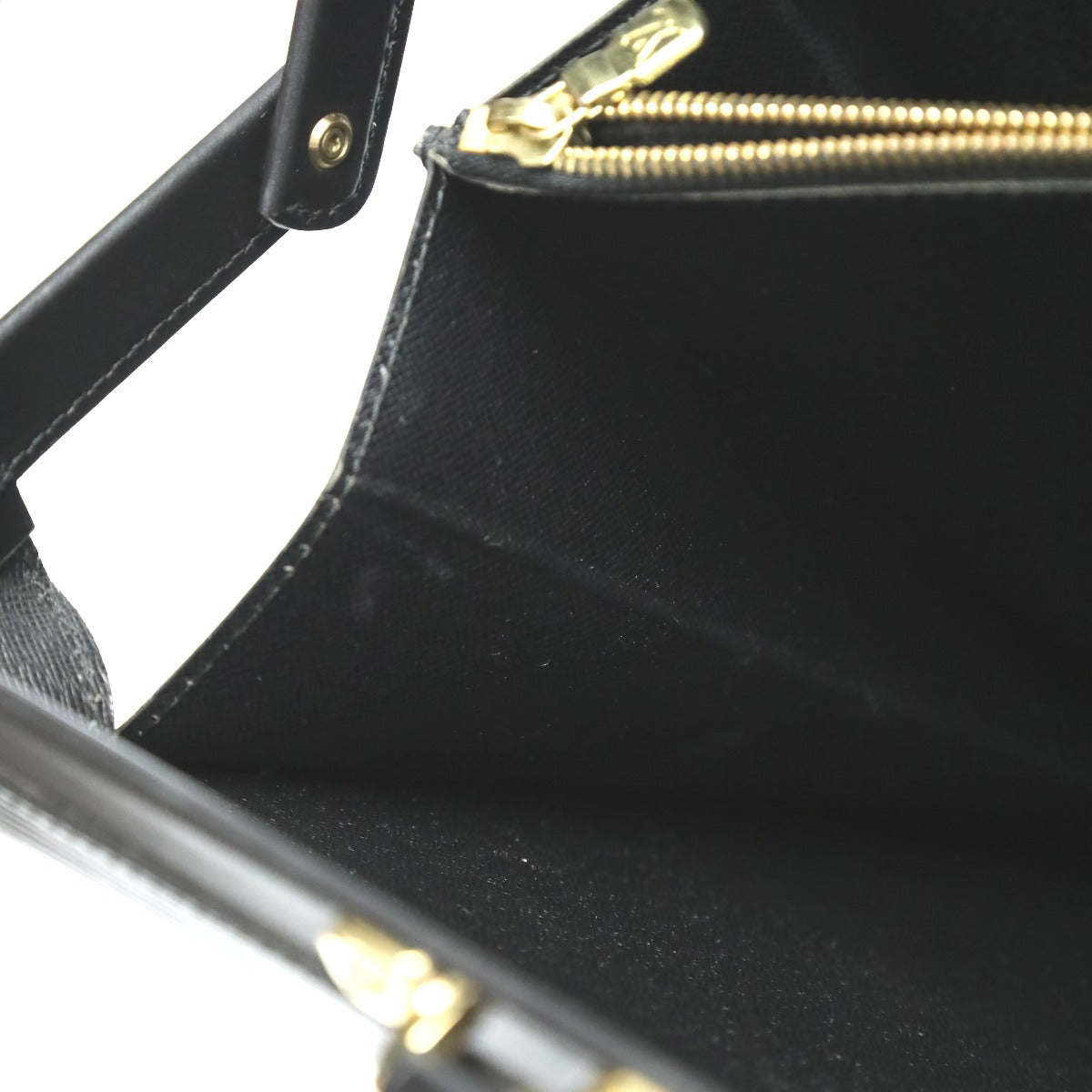 ルイヴィトン LOUIS VUITTON ビジネスバッグ
ブリーフケース エピ フェルモワール エピレザー M54352 ブラック LV
【SS】
【中古】