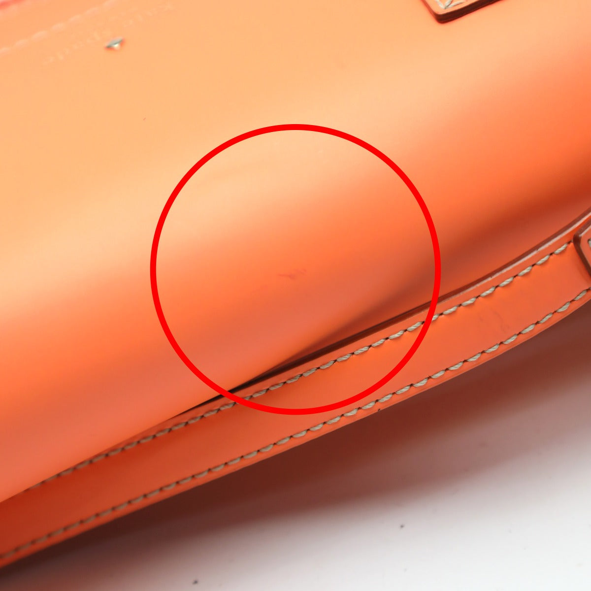 ケイトスペード Kate Spade ショルダーバッグ
斜めがけ フラップ開閉 ポシェット レザー オレンジ 【SS】
【中古】