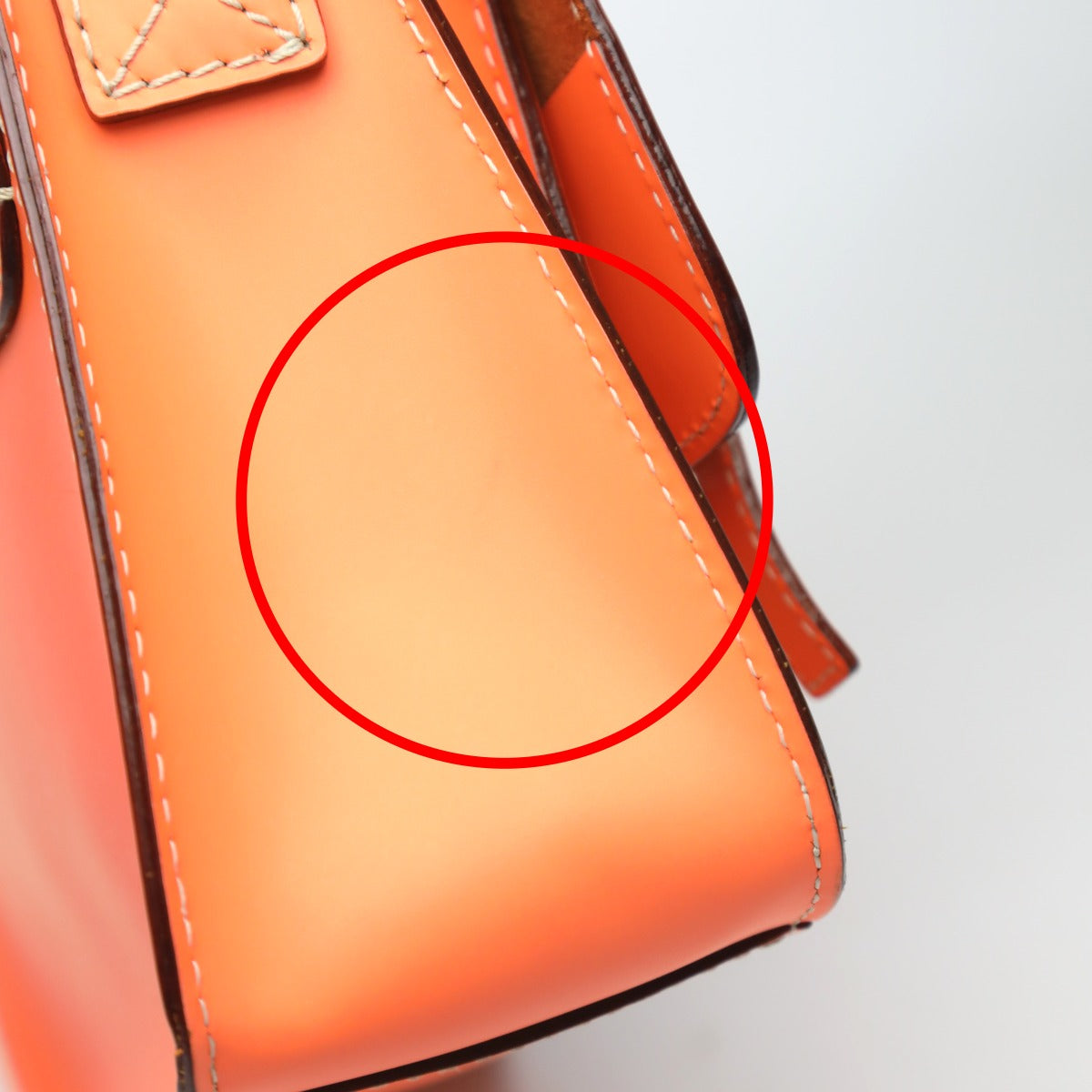 ケイトスペード Kate Spade ショルダーバッグ
斜めがけ フラップ開閉 ポシェット レザー オレンジ 【SS】
【中古】