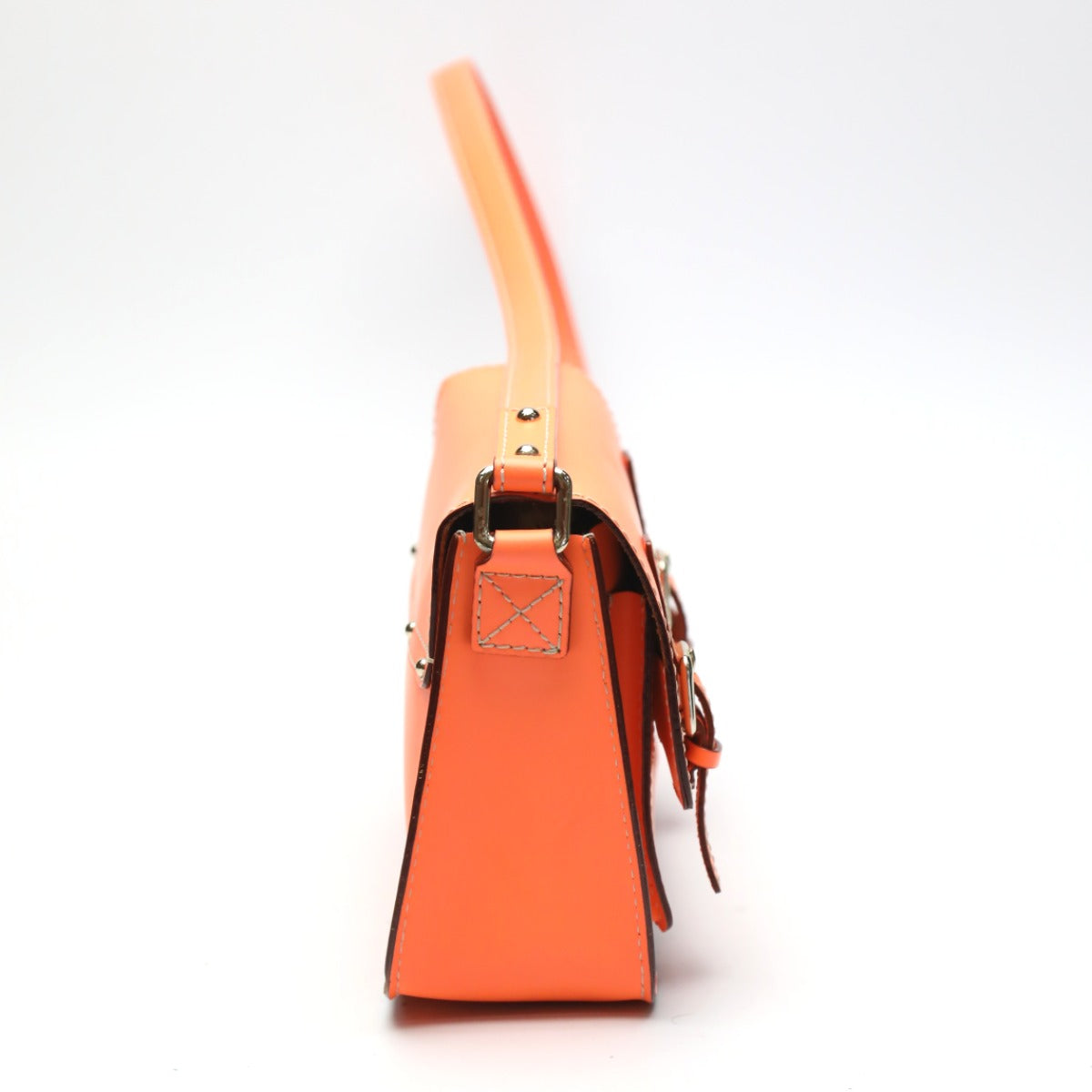 ケイトスペード Kate Spade ショルダーバッグ
斜めがけ フラップ開閉 ポシェット レザー オレンジ 【SS】
【中古】