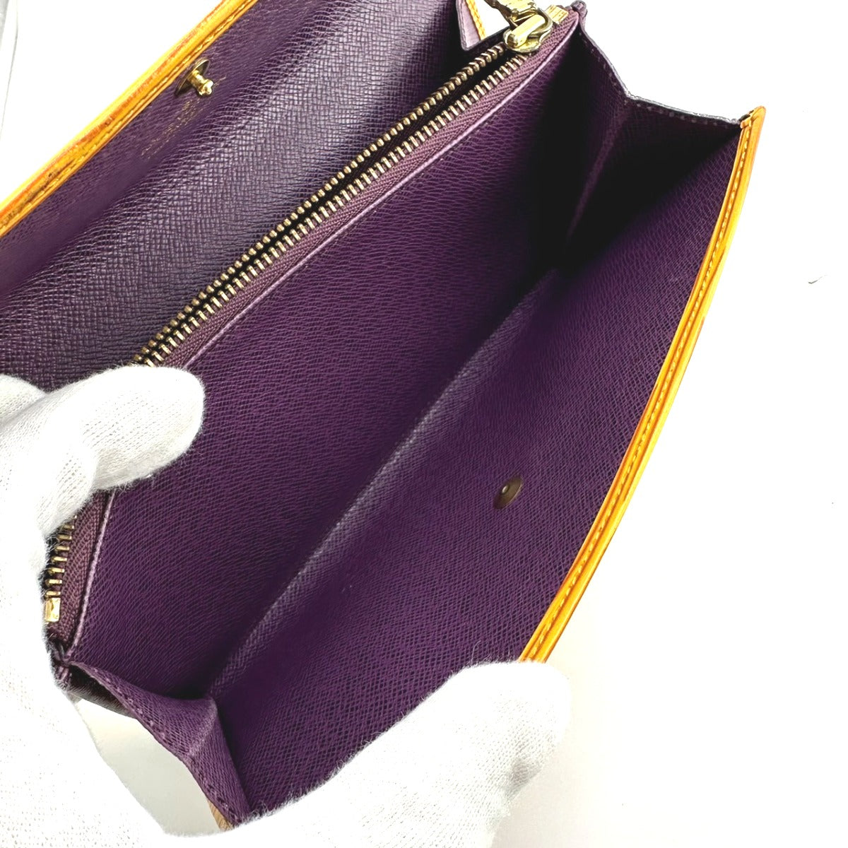 ルイヴィトン LOUIS VUITTON 長財布
3つ折り長財布 エピ ポルトモネクレディ エピレザー M63579 イエロー LV
【SS】
【中古】