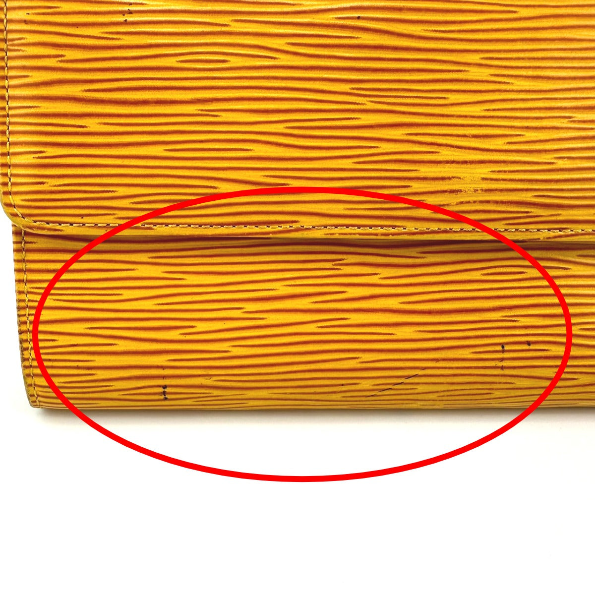 ルイヴィトン LOUIS VUITTON 長財布
3つ折り長財布 エピ ポルトモネクレディ エピレザー M63579 イエロー LV
【SS】
【中古】