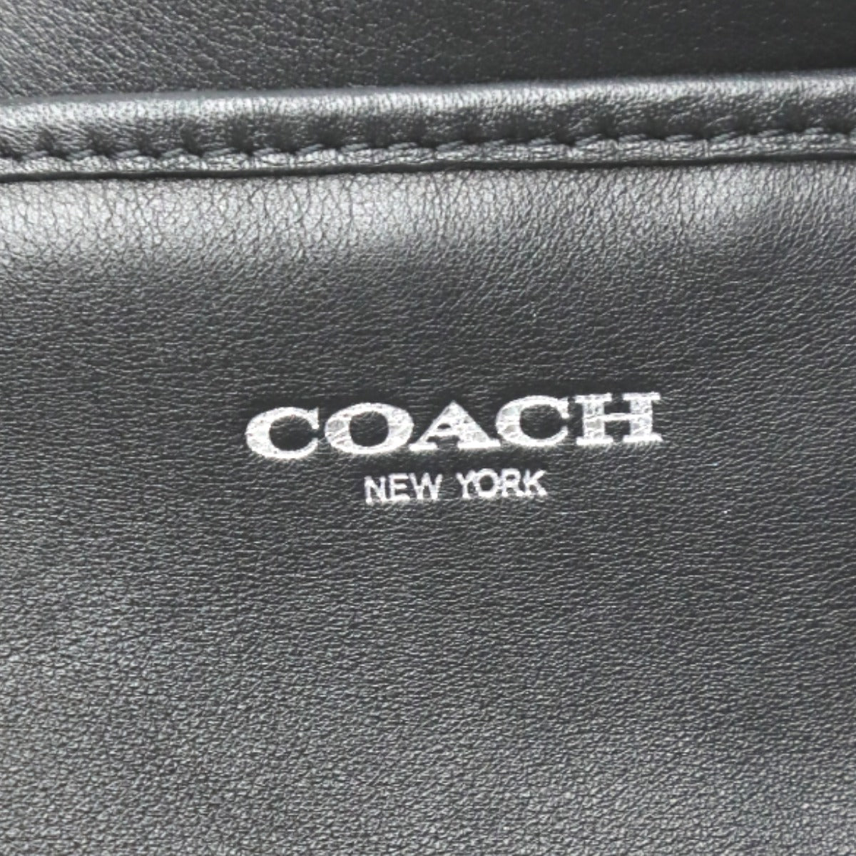 コーチ COACH ショルダーバッグ
2WAYバッグ カフー 斜めがけ レザー 19889 ブラック 【SS】
【中古】