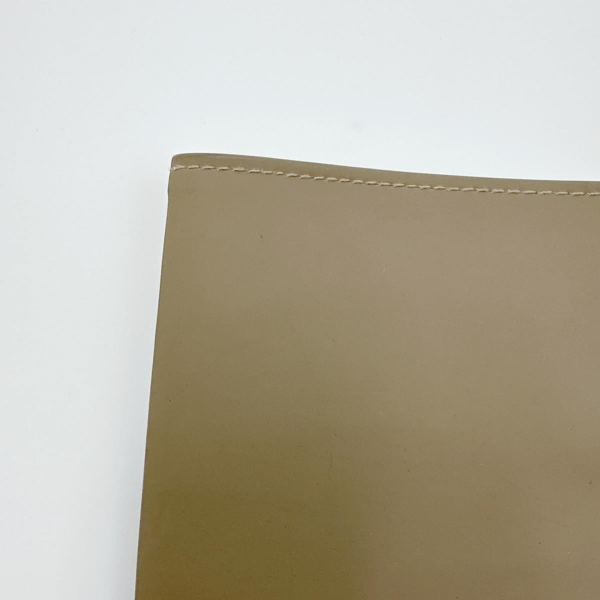 ルイヴィトン LOUIS VUITTON ポーチ
ポーチ ノベルティ 2003年限定 ヴィトンカップポーチ ポリウレタン D60184 グレー×イエロー LV
【SS】
【中古】
